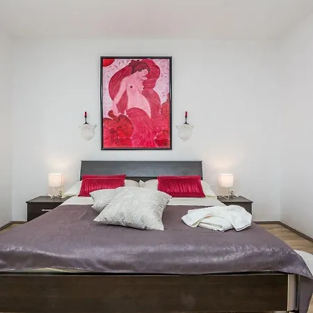 Vibrant In Near The Sea Apartment *
